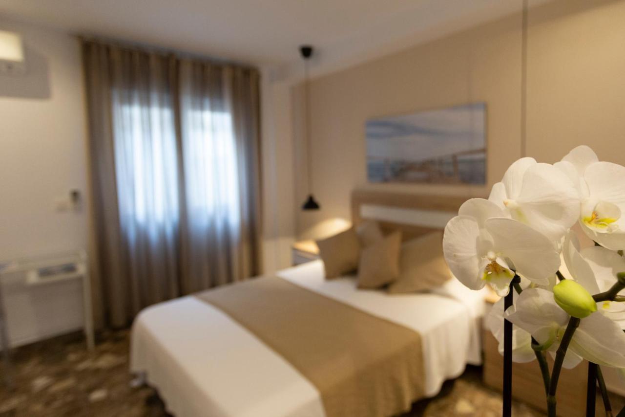 Room Boutique 32 Denia Exterior photo